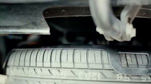 Снять запасное колесо на Мерседес Вито