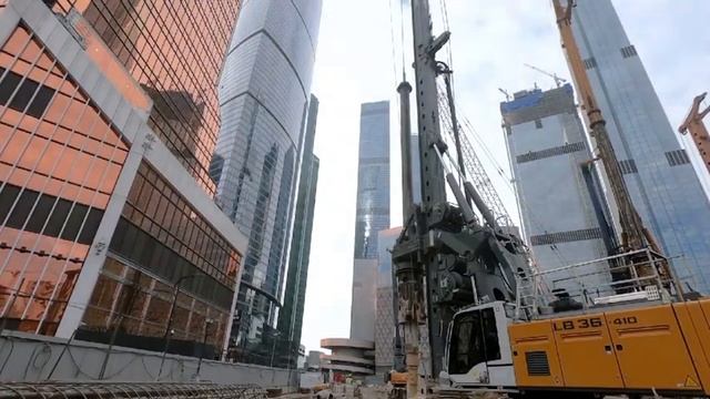 Буровые установки LB 28 и LB 36 на строительной площадке в Москва-сити - LIEBHERR RUSSLAND смотреть онлайн