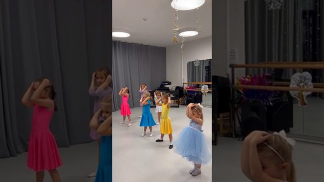 Бальные танцы в Academkids. смотреть онлайн