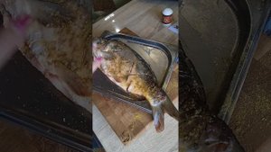 Очень вкусный запечённый в духовке карп с гречкой и грибами.