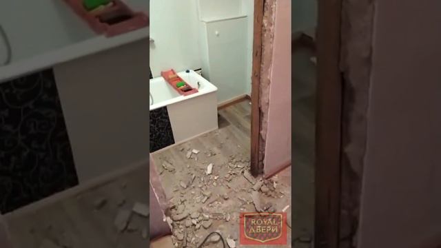 Демонтировали 4 старых дверных проема и пошли топить баню.Роял-двери.