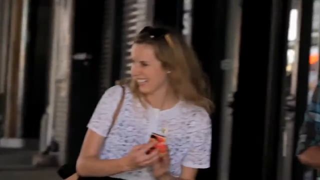 Прикол Что будет, если на улице, действительно, появятся зомби! смотреть онлайн