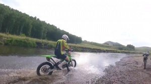 Вилли на мотоцикле по воде | kawasaki kx250