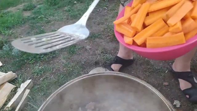 Как Приготовить ПЛОВ на КОСТРЕ на Природе. смотреть онлайн