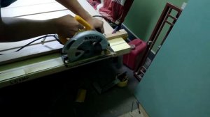 Как правильно подрезать двери без сколов не погружной пилой DeWalt dwe560