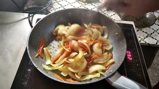 Ленивый жареный лагман на ужин. Из доступных продуктов  Быстро и просто.