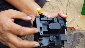 Fuel Filter Changing Peugeot 307 Diesel.