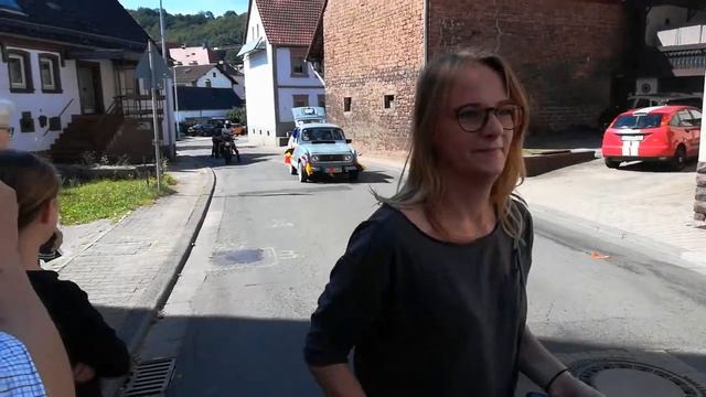 Забавный праздник деревни Krickenbach в Германии в сентябре смотреть онлайн