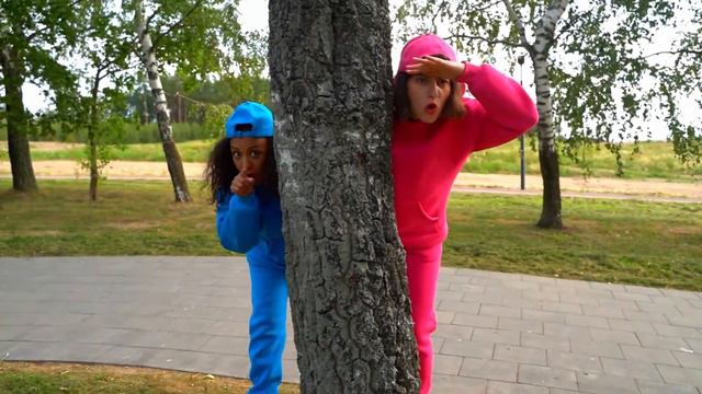 Flatbed Trailer Truck Potholes Transport Car Portal Trap Rescue - Cars vs Speed Bumps - BeamNG.driv смотреть онлайн