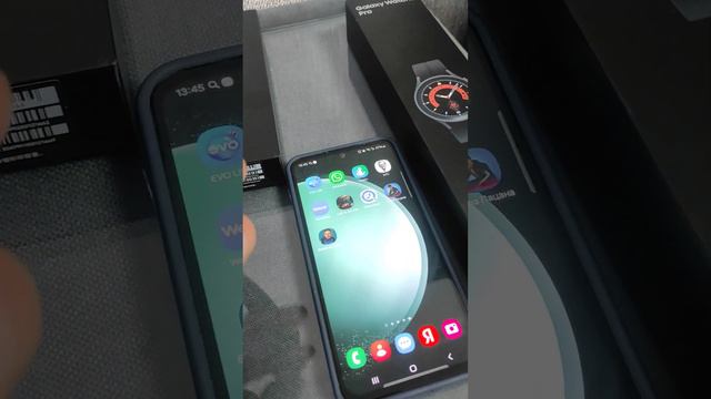 1 видео Samsung s23 fe 7110 для китайского рынка и часы Galaxy watch 5 pro смотреть онлайн