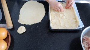 СЛОЕНЫЙ ПИРОГ С МЯСОМ И КАРТОШКОЙ