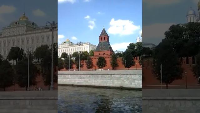 Москва. Вид Красной площади с Москвы-реки. смотреть онлайн