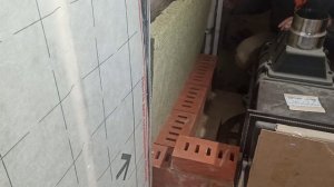 Портал из кирпича для металлической печи.