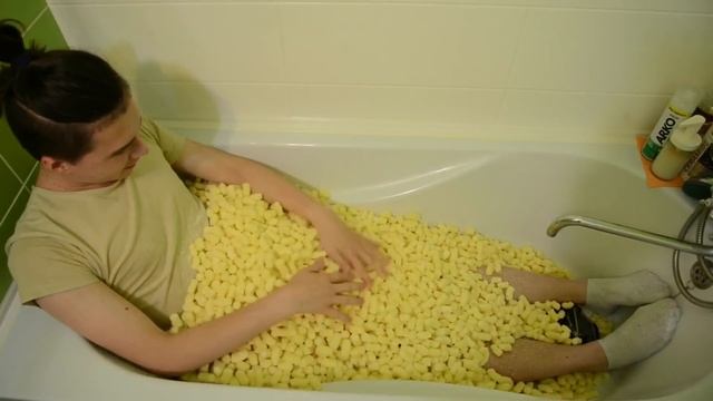 Полная ванна кукурузных палочек 10000 смотреть онлайн