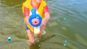 УРА СНОВА ПЛЯЖ | Матвей и Макар очень любят играть на пляже | Детский влог