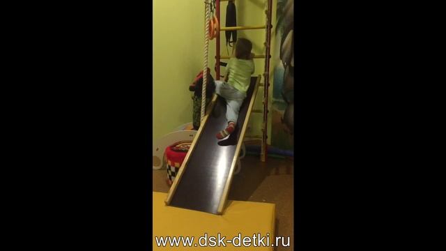 Мишута покоряет горку смотреть онлайн