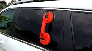 Как установить большой флаг на машину?