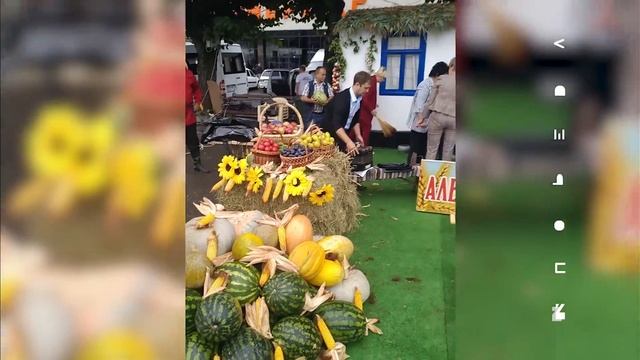 В Ессентуках на Театральной площади развернулся «Арбузник» смотреть онлайн