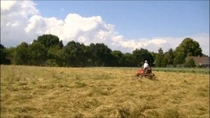 Ворошение сена трактором Shibaura SX 24