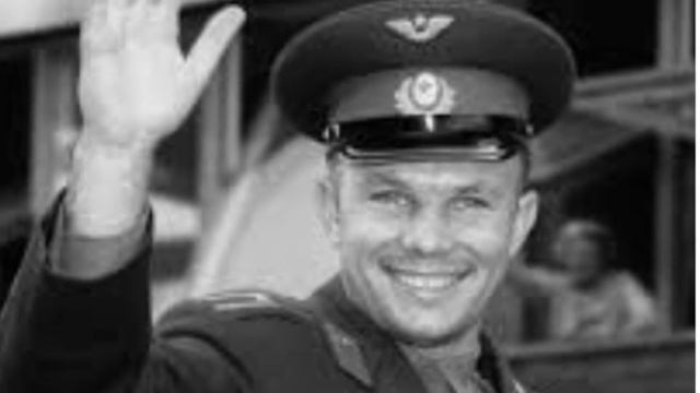 Театр «Гамаюн» у микрофона                                              Памяти Юрия Гагарина