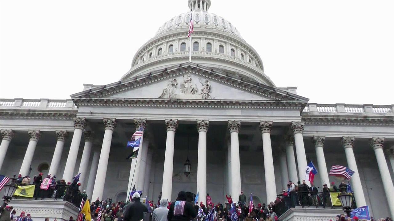 В США набирает обороты расследование нападения на здание Конгресса