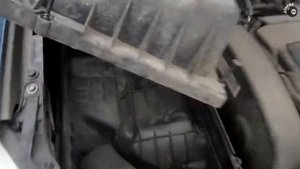 Замена воздушного фильтра Opel Astra H 1.8 / Air filter Opel Astra H