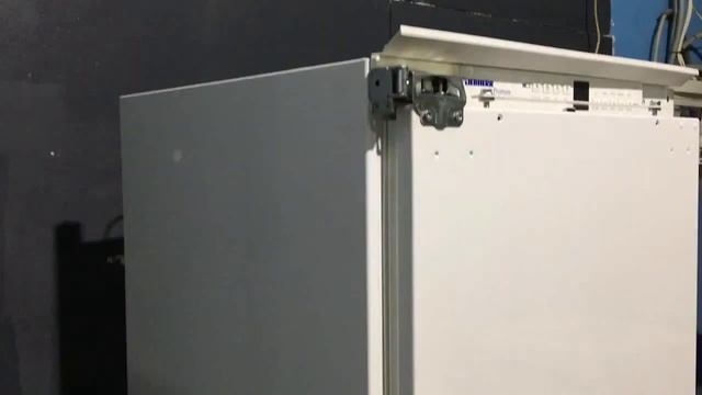 Холодильник LIEBHERR CBH30560