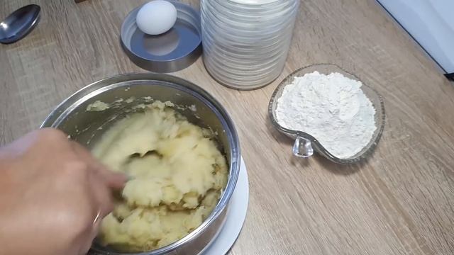 ПОДСМОТРЕЛА РЕЦЕПТ У СЕБЯ В ГОЛОВЕ! ЛЕНИВЫЕ ВАРЕНИКИ С КАРТОШКОЙ И МЯСОМ.. смотреть онлайн