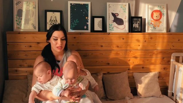 Кормление тройняшек в род.доме смотреть онлайн