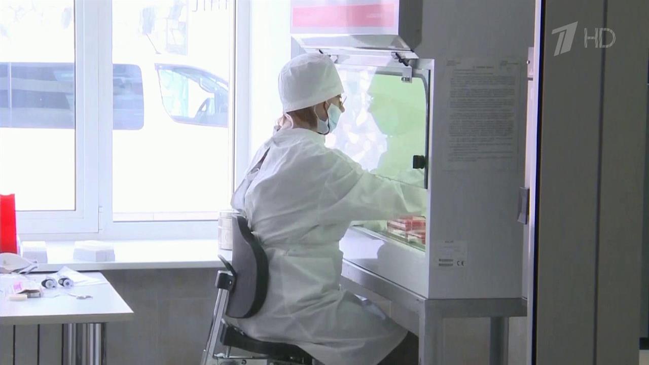 В условиях распространения коронавируса Минздрав р...остановить плановую вакцинацию детей и взрослых