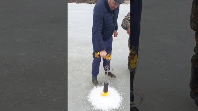 Китайский композитный бур. Сверлим одной рукой...