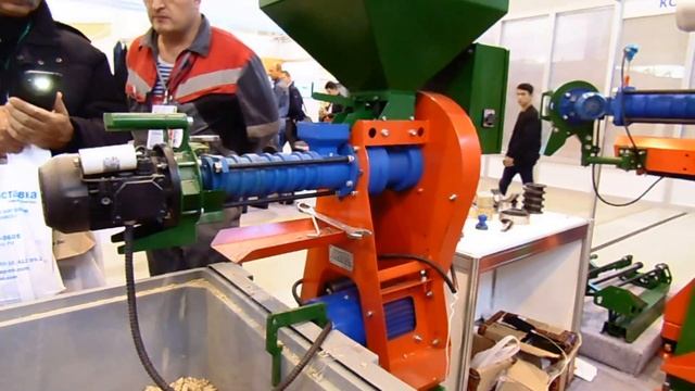 Экструдер демонстрация работы на выставке Золотая осень 2018 Extruder смотреть онлайн
