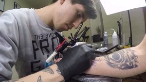 Больно ли бить татуировку!? Новая татуха!! Это было жарко!