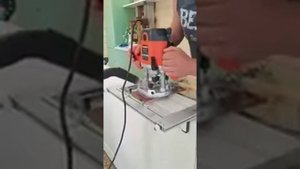 Лучший шаблон кондуктор для врезки петель и замков в межкомнатные двери фрезером