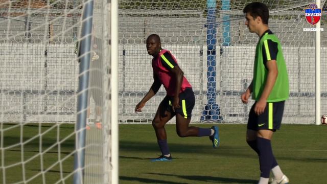 Фегор Огуде: "Трудностей в общении с одноклубниками нет, потому что мы говорим на языке футбола" смотреть онлайн