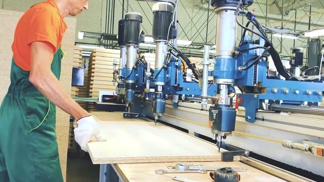 ПРОИЗВОДСТВО ЧЕРДАЧНЫХ ЛЕСТНИЦ ФАКРО | FAKRO | ФАБРИКА смотреть онлайн