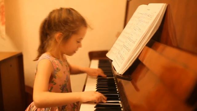Д.Шостакович Марш играет Настя Логинова