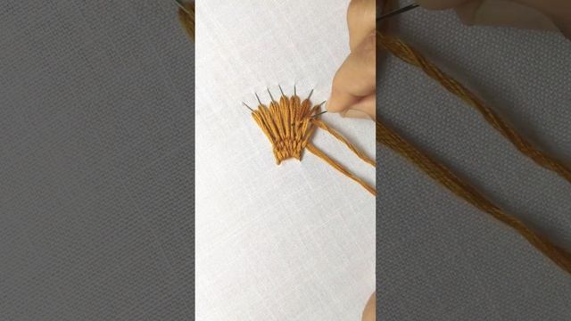 Sculpting Broad 3D Flower Petals With The Unique Needle Weaving Technique.