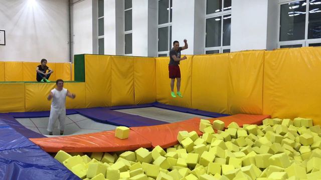 Батут смотреть онлайн