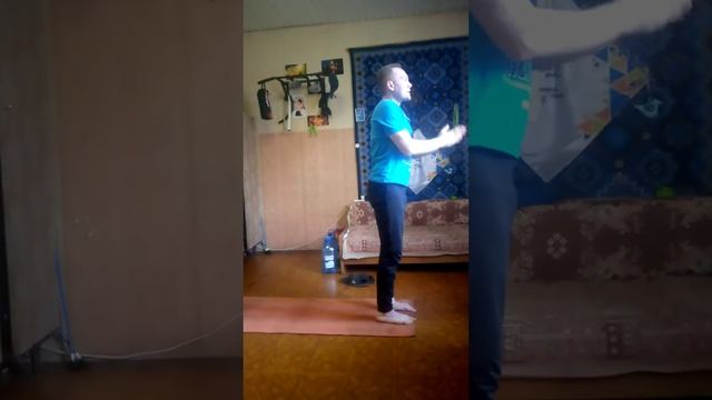 Фитнес тренер. #йога#поклонсолнцу#суриянамаскар