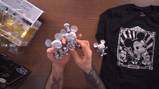 Disney Mickey Mouse Funko Pop 3 Pack & Tee Como - Unboxing + Review! смотреть онлайн