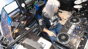 Pioneer DDJ-REV7 Unboxing, DDJ 1000 Size Comparison, First thoughts and Set-Up