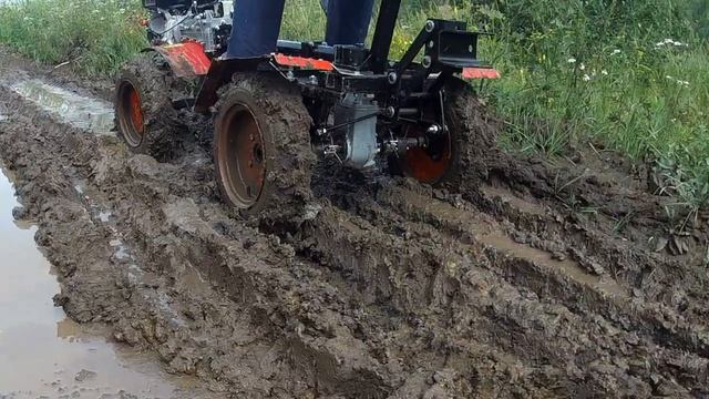 Мотоблок Угра 4х4 на участке. Мотоблок Угра с адаптером 4х4.