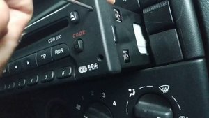 Как снять магнитолу Опель Вектра Б. Delco cdr 500 d