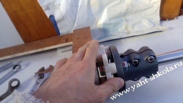 Установка нового мотора на яхту. Эпизод 8. Новый гребной вал в сборе с макетом основания двигателя. смотреть онлайн