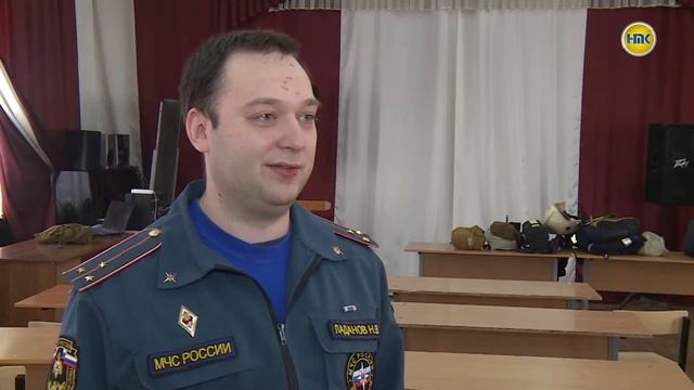 Примерили противогаз и защитный костюм смотреть онлайн