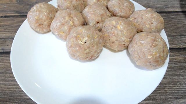 РЕЦЕПТ ТЕФТЕЛЕЙ ИЗ КУРИНОГО МЯСА, ЗАПЕЧЕНЫХ В ГНЕЗДАХ ИЗ КАПУСТЫ. КАК ПРИГОТОВИТЬ ТЕФТЕЛИ В ДУХОВКЕ