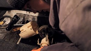 ЧИРИК 2110 8V Замена сетки бензонасоса на ВАЗ / Снятие и установка бензонасоса