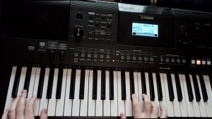 YAMAHA PSR-E463. Aux In. Demo. На примере Pharrell Williams - Happy. Игра на синтезаторе