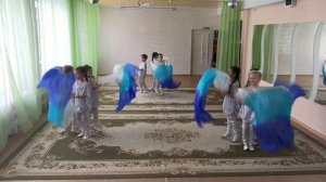 "Музыка - река" (танец с вейлами)